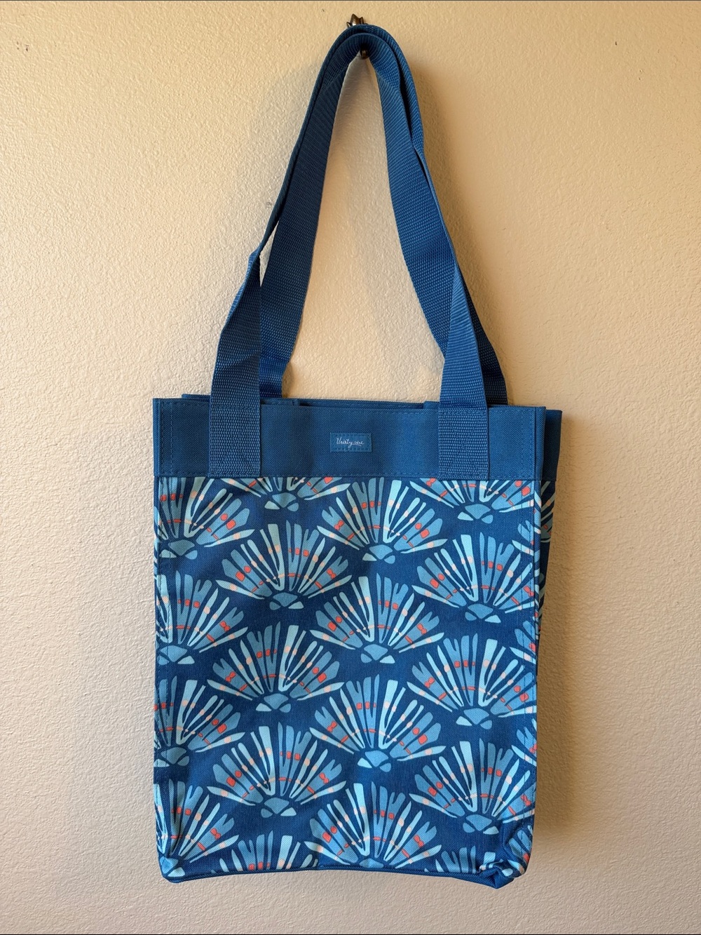 thirty-one Essential Storage Tote - Etched Shells